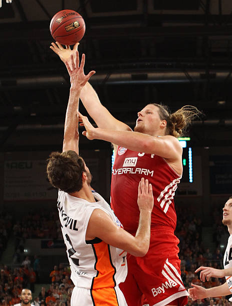 他能够冷静 他能够冷静