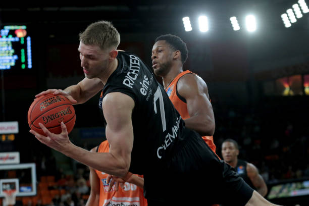 为了实现更 为了实现更